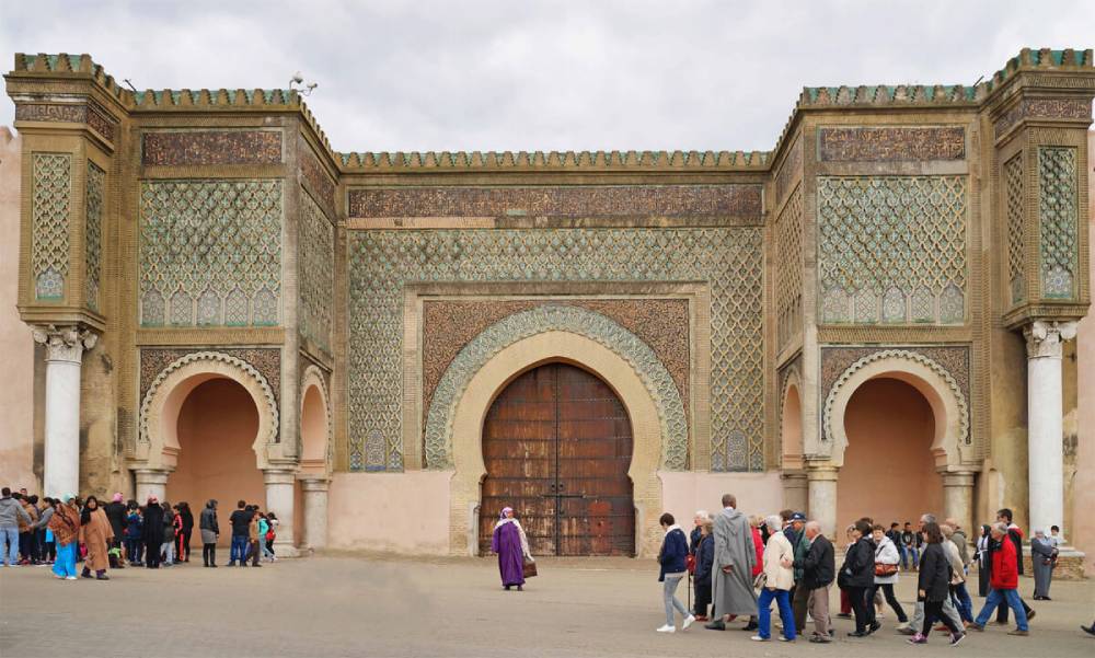 La Monumental puerta de Bab Mansour en Meknes